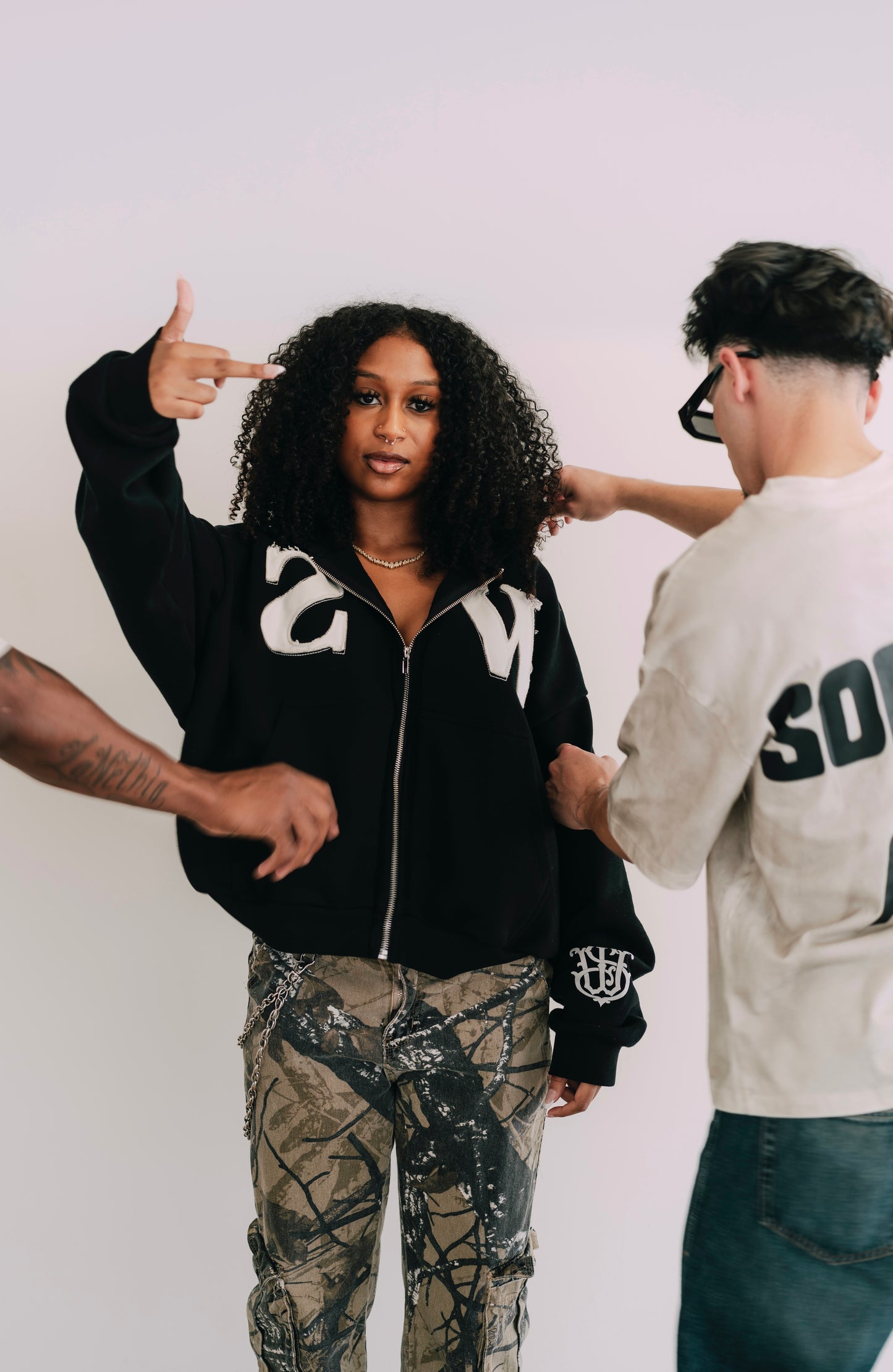 SOCIÉTÉ ARTS WELL- BEING CROPPED ZIP UP